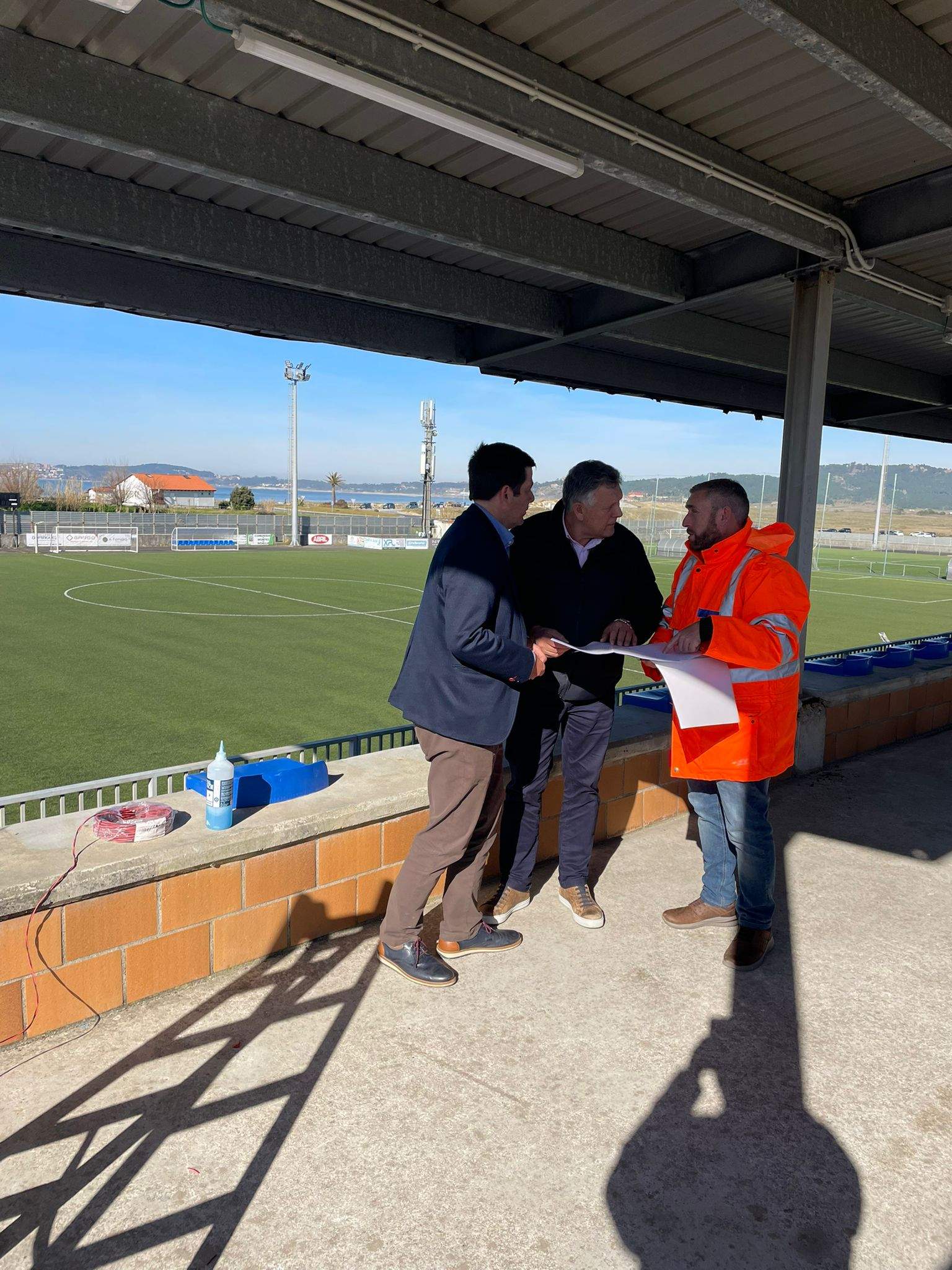 Visita de Telmo Martín ás obras do campo de Noalla