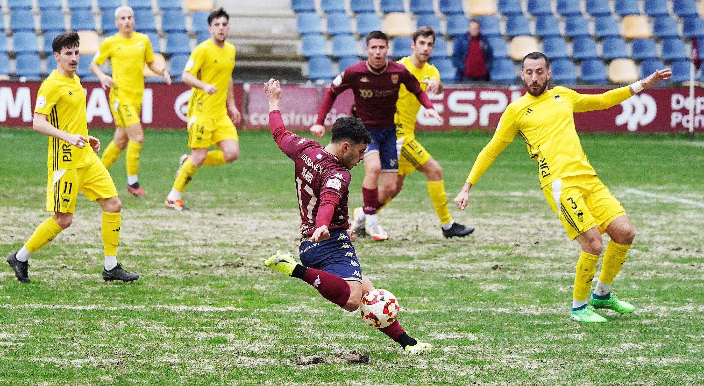 Partido entre Pontevedra CF e UP Langreo en Pasarón Partido entre Pontevedra CF e UP Langreo en Pasarón