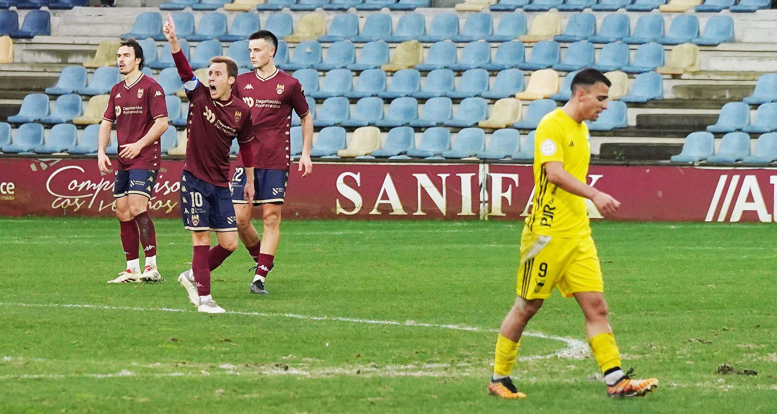 Partido entre Pontevedra CF e UP Langreo en Pasarón Partido entre Pontevedra CF e UP Langreo en Pasarón