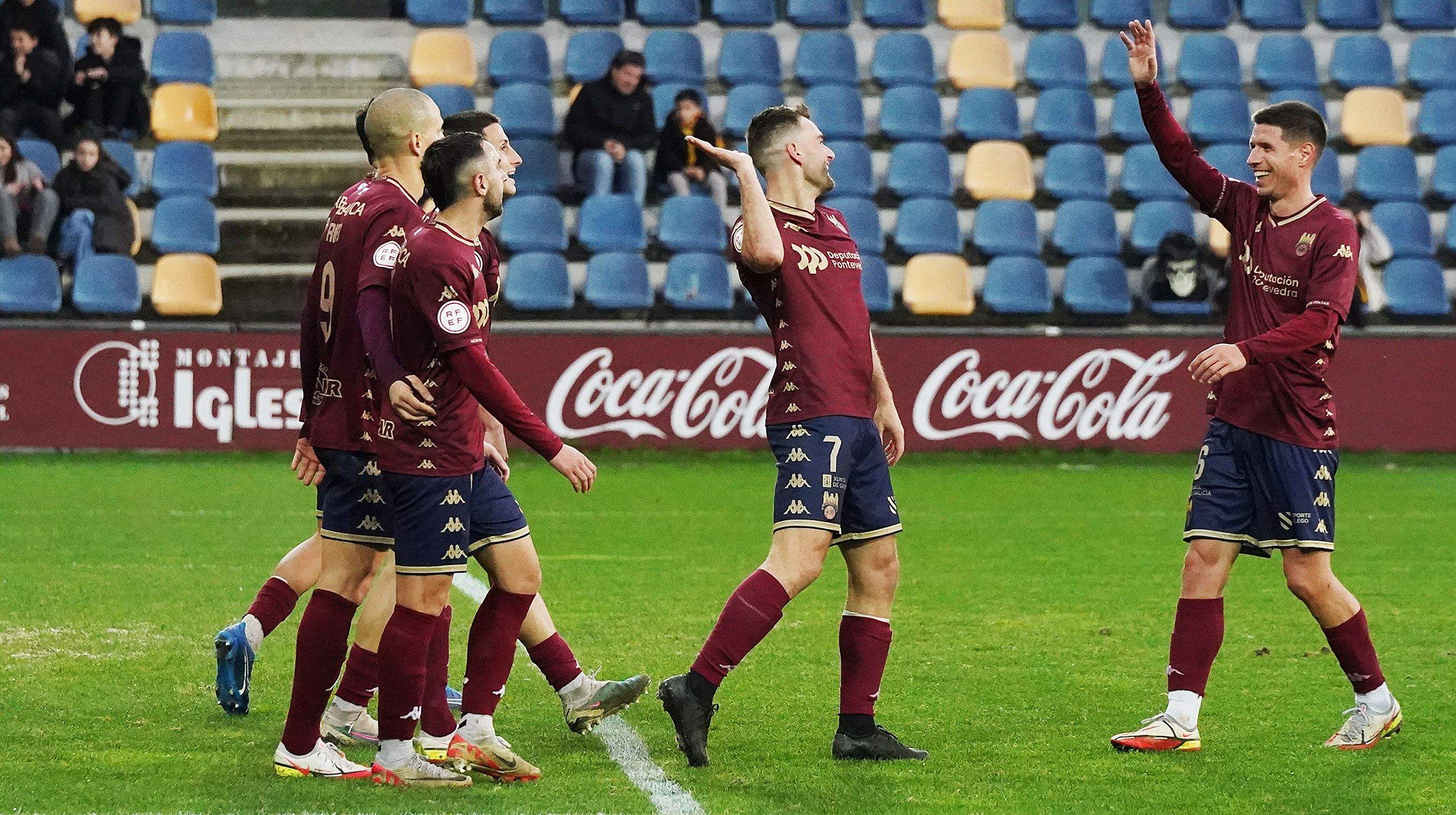 Partido entre Pontevedra CF e UP Langreo en Pasarón Partido entre Pontevedra CF e UP Langreo en Pasarón