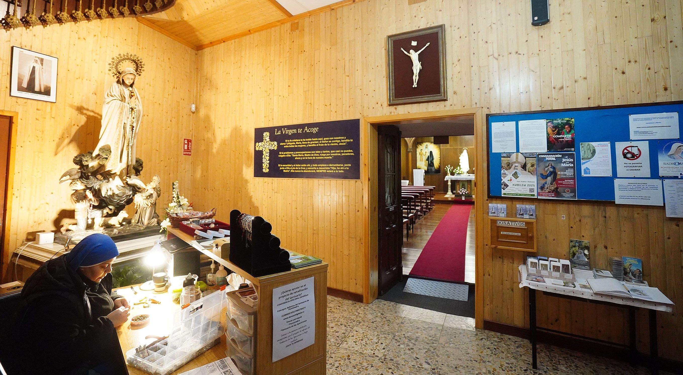 A irmá Consoladora na recepción do Santuario das Aparicións A irmá Consoladora na recepción do Santuario das Aparicións