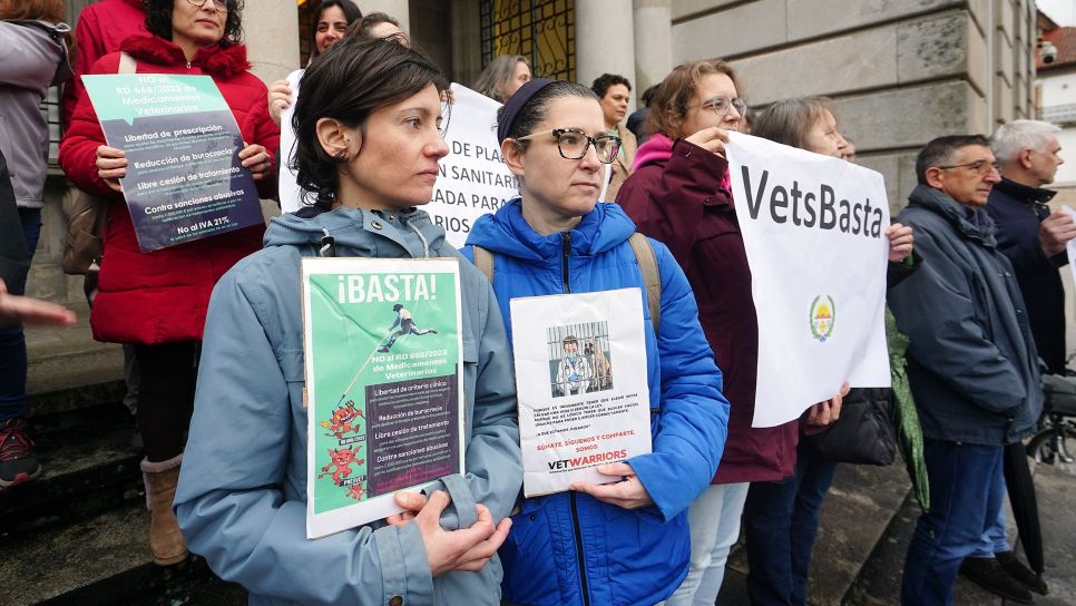 Protesta de veterinarios ás portas da Subdelegación do Goberno Protesta de veterinarios ás portas da Subdelegación do Goberno