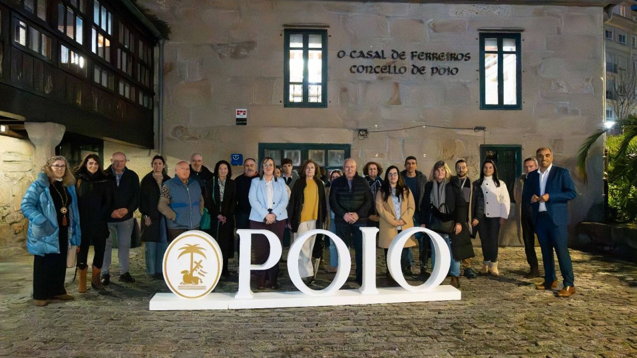 Participantes en la Mesa do Turismo de Poio en el Casal de Ferreirós