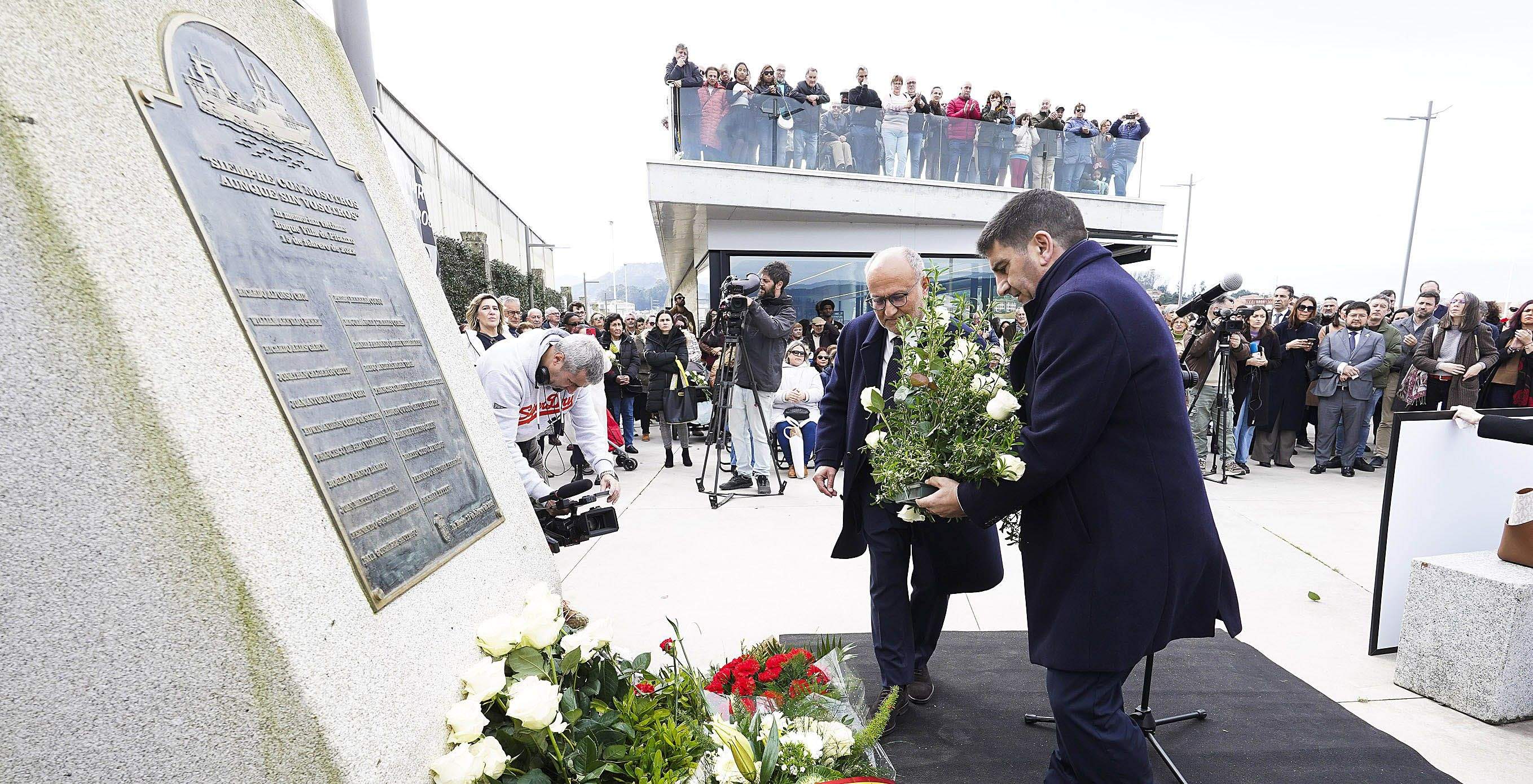 Homenaje por el tercer aniversario del naufragio del pesquero 'Villa de Pitanxo' Homenaje por el tercer aniversario del naufragio del pesquero 'Villa de Pitanxo'
