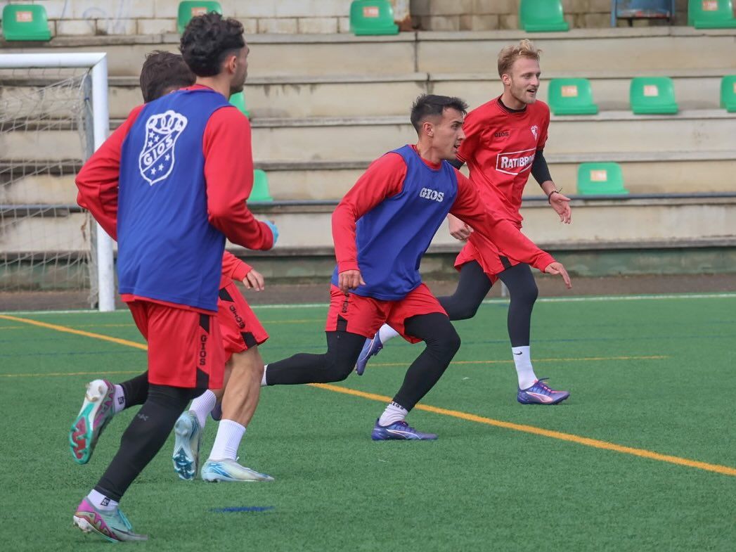 Entrenamiento del Arosa en el Manuel Jiménez