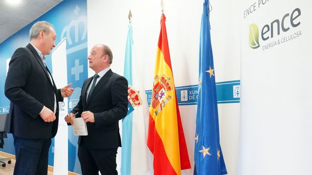 Agustín Reguera, delegado territorial da Xunta, e Antonio Casal, director territorial de Ence en Galicia