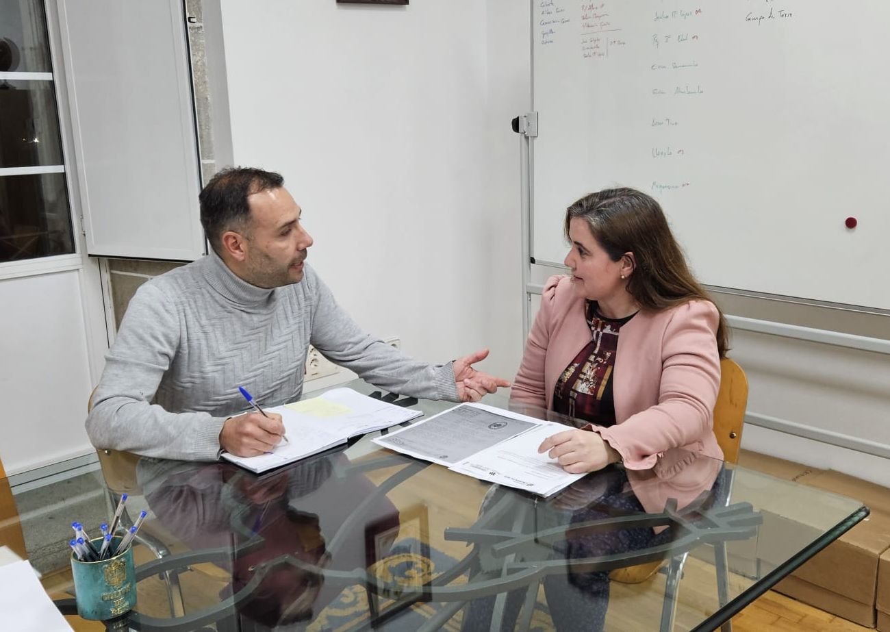 Jacobo Pérez e María del Carmen Torres Iglesias analizan o programa para o 8M en Caldas