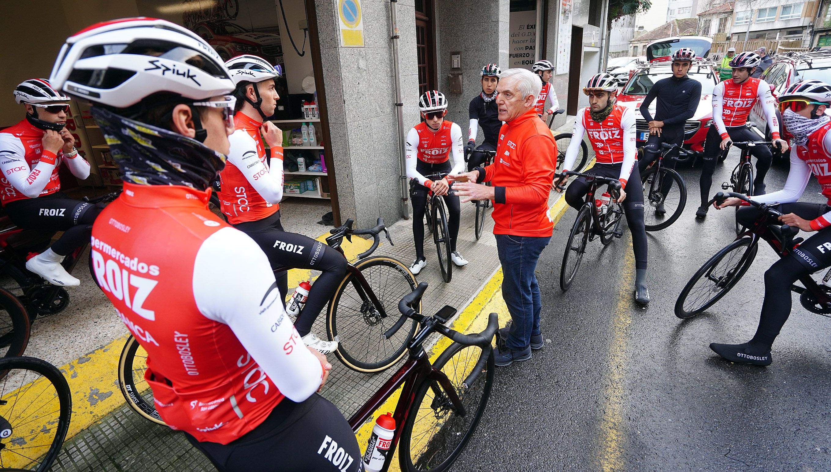 El equipo ciclista Froiz en el inicio de la temporada 2025