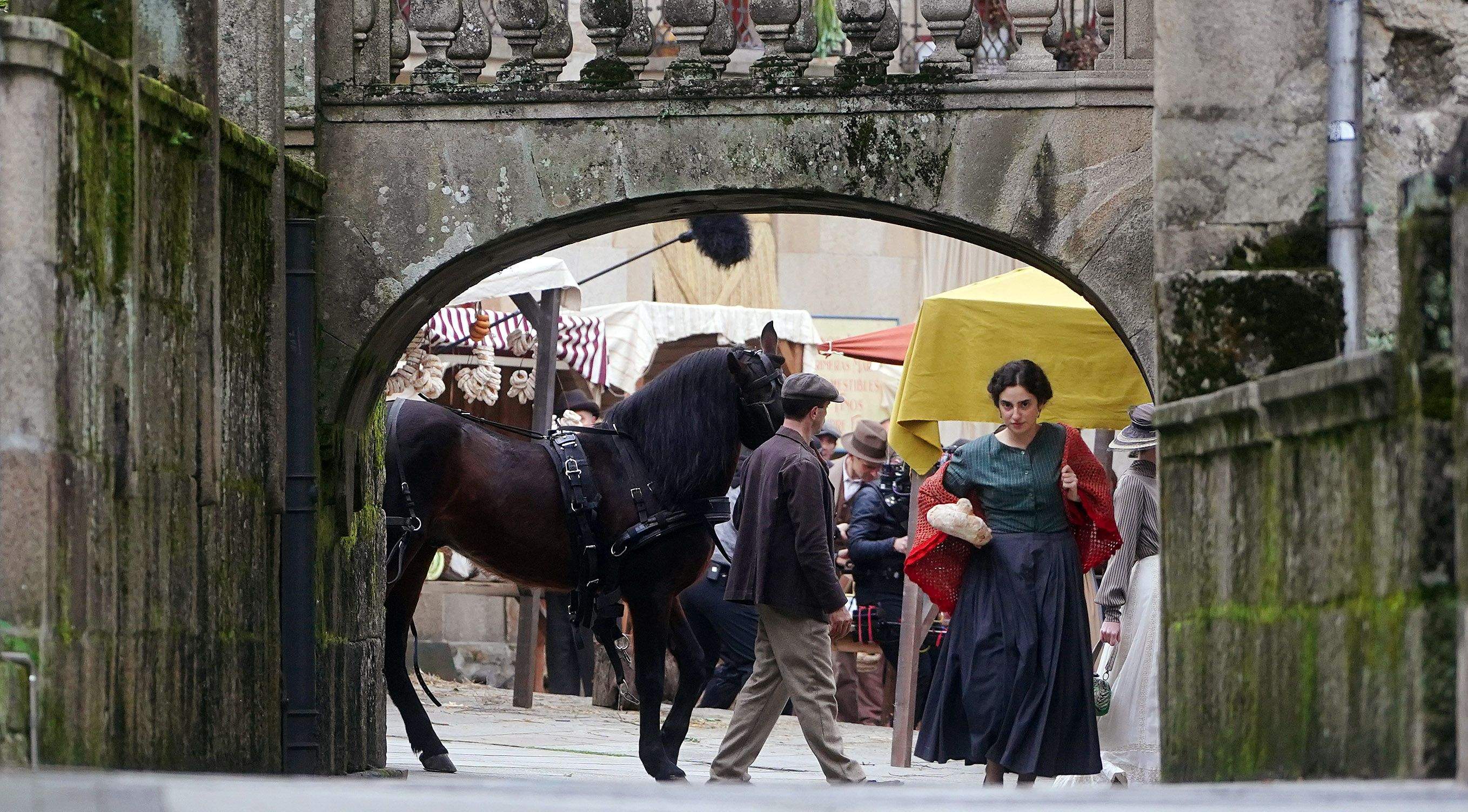 Rodaje de "Las hijas de la criada" en la plaza de la Leña en Pontevedra