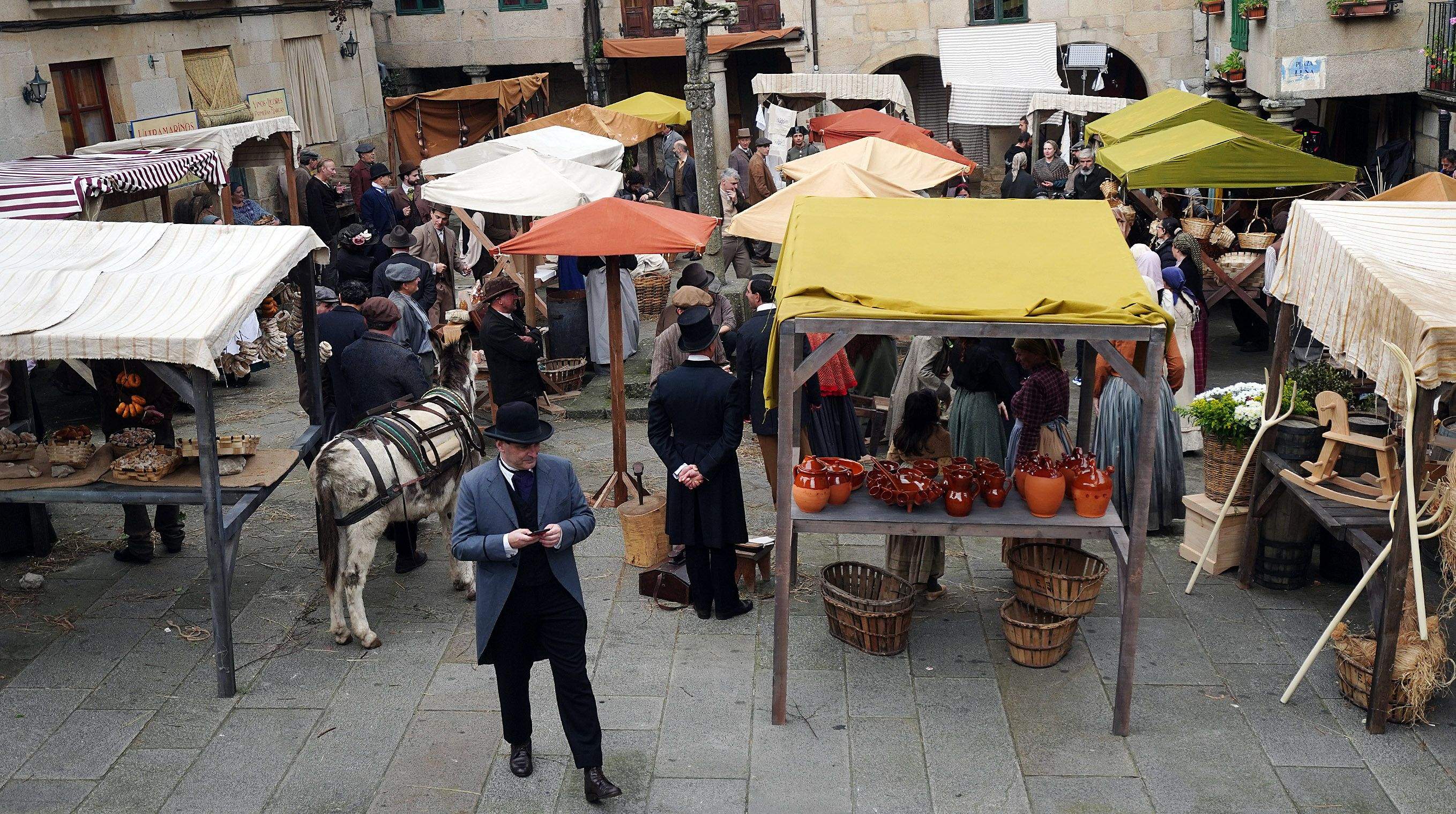 Rodaje de "Las hijas de la criada" en la plaza de la Leña en Pontevedra