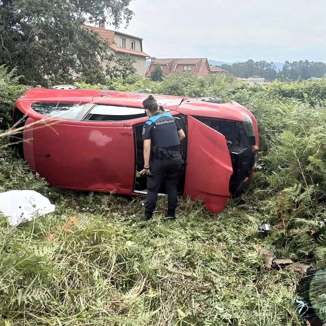 Policía Local nun accidente en Poio