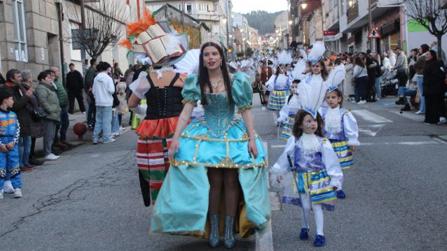 Desfile de comparsas Entruido de Soutomaior Desfile de comparsas Entruido de Soutomaior