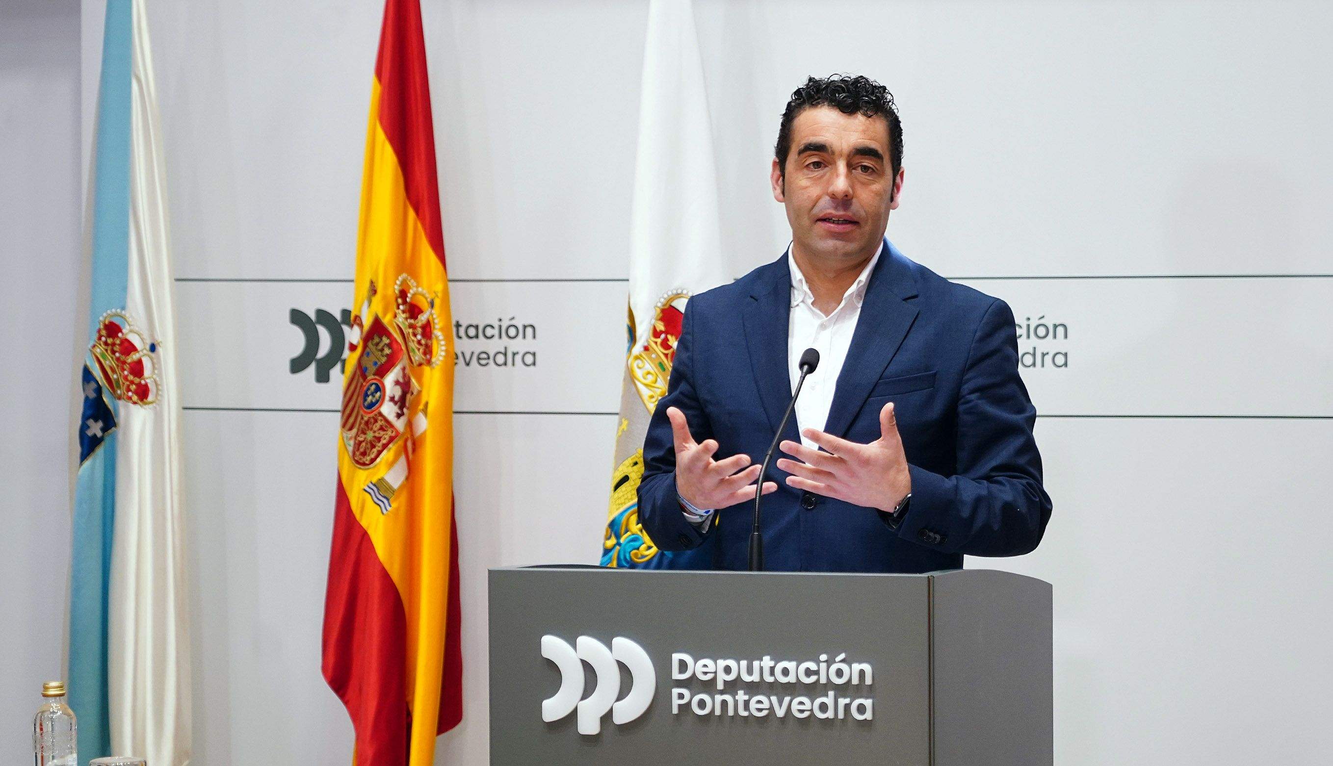 Rolda de prensa de Luis López, presidente da Deputación de Pontevedra 