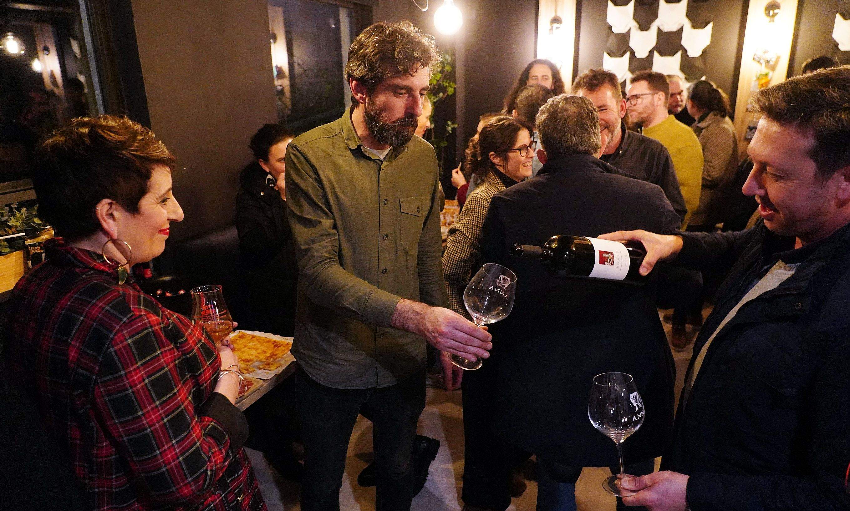 Fiesta en el Icewolf en Pontevedra para celebrar el décimo aniversario