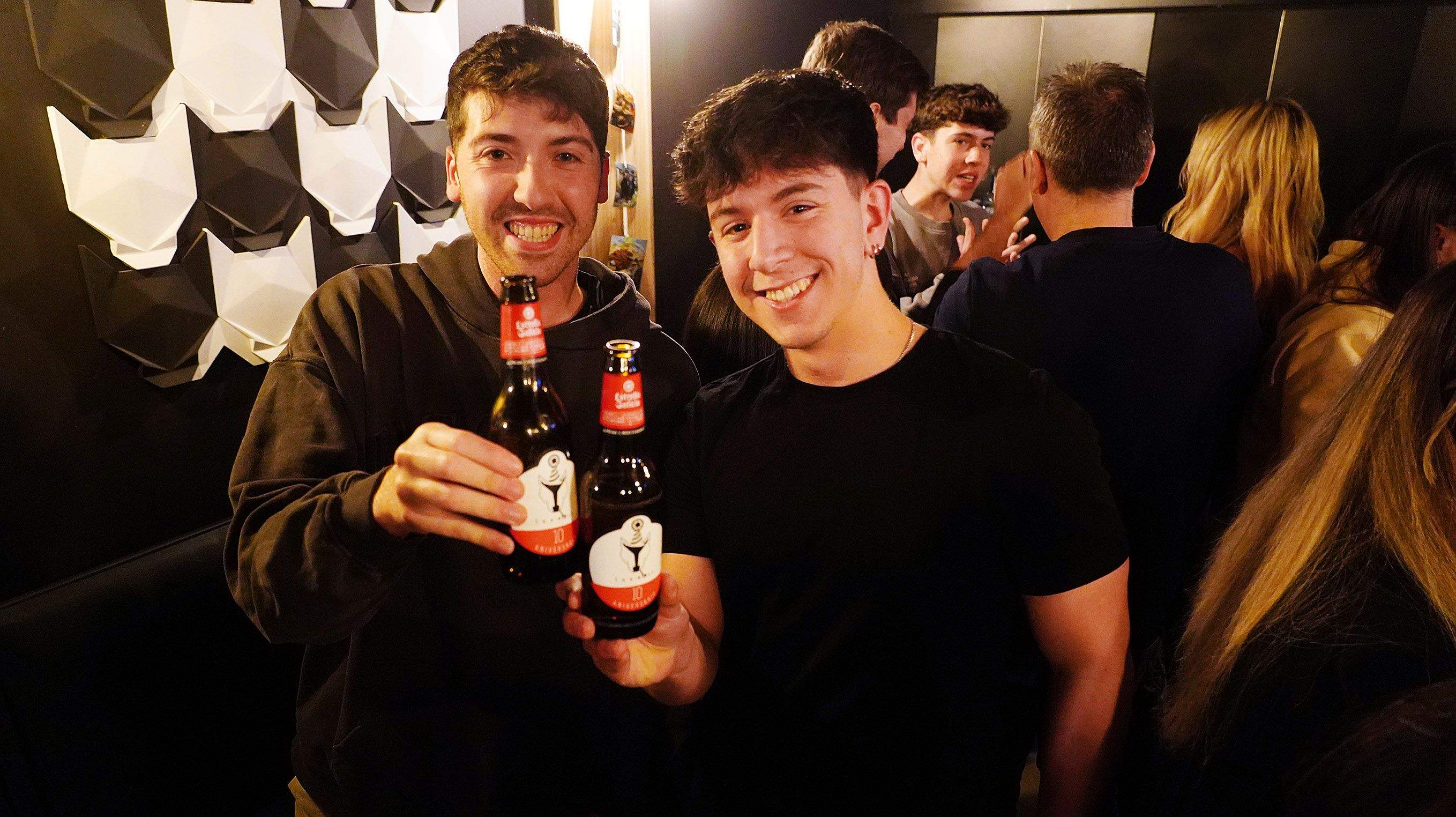 Fiesta en el Icewolf en Pontevedra para celebrar el décimo aniversario