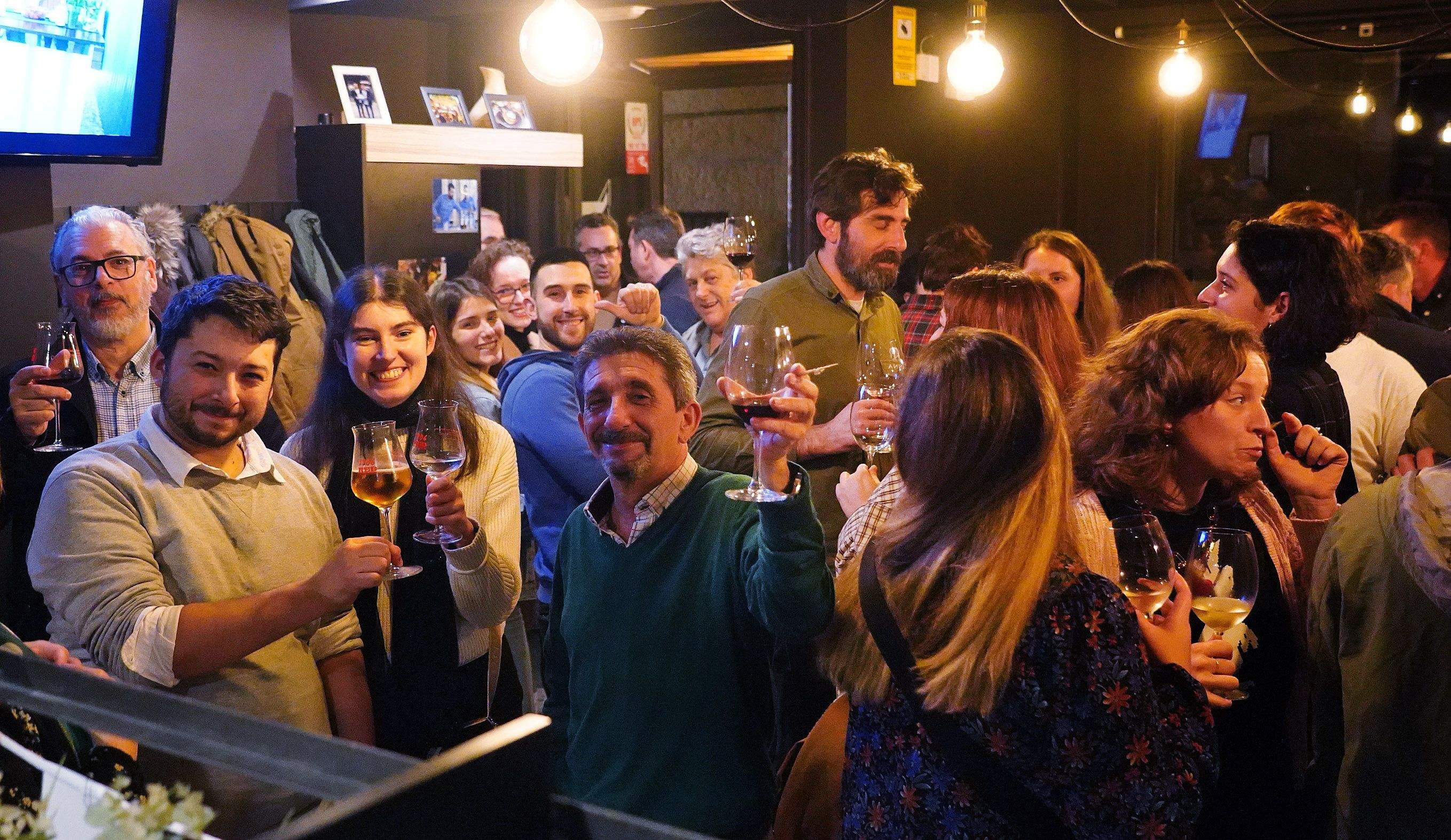 Fiesta en el Icewolf en Pontevedra para celebrar el décimo aniversario