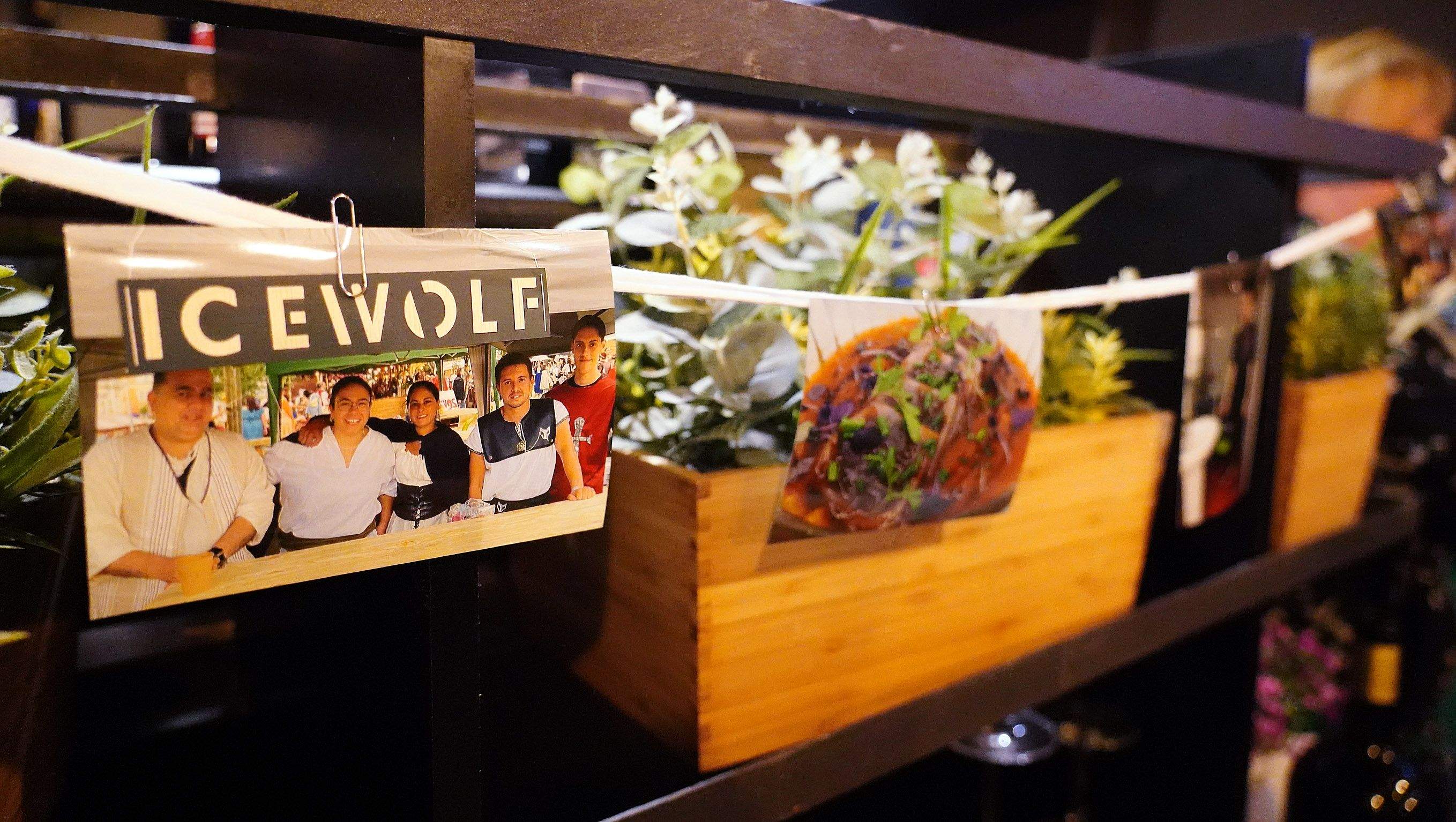 Fiesta en el Icewolf en Pontevedra para celebrar el décimo aniversario