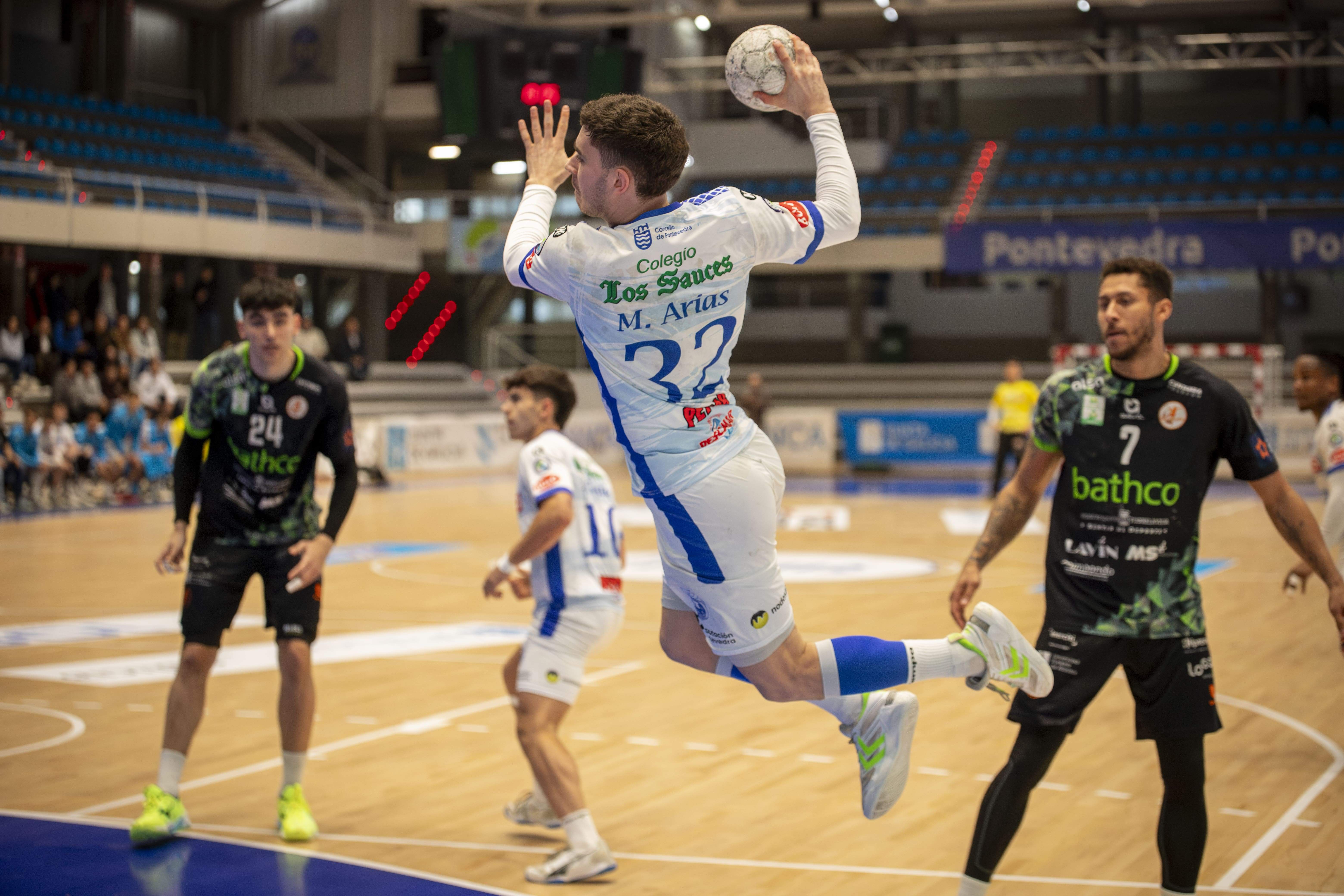 Partido de Copa do Rei entre Cisne e Torrelavega no Municipal