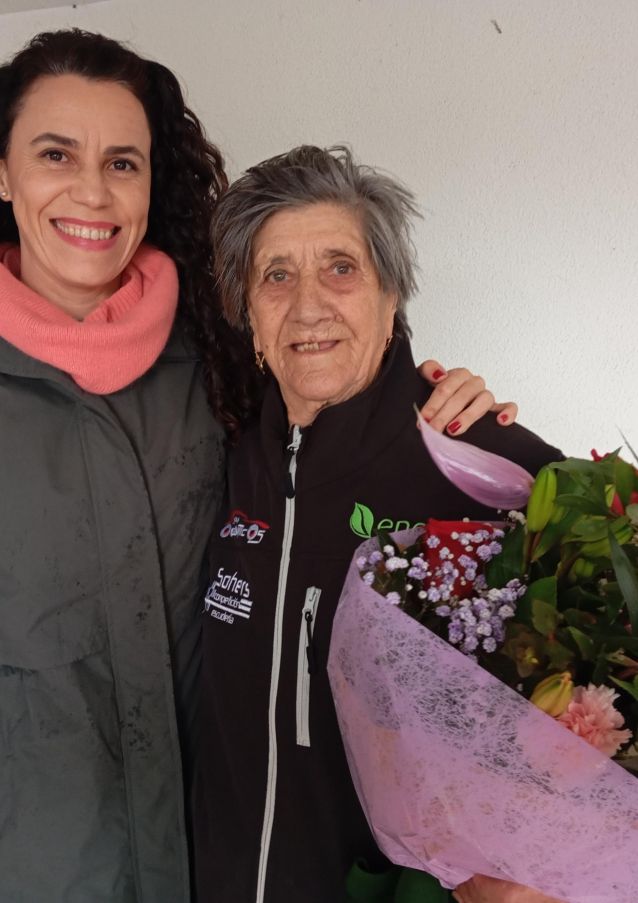 Homenaxe ás Mulleres da Parroquia de Cerponzóns, coa entrega a Isabel Iglesias Porto, A Cacharula