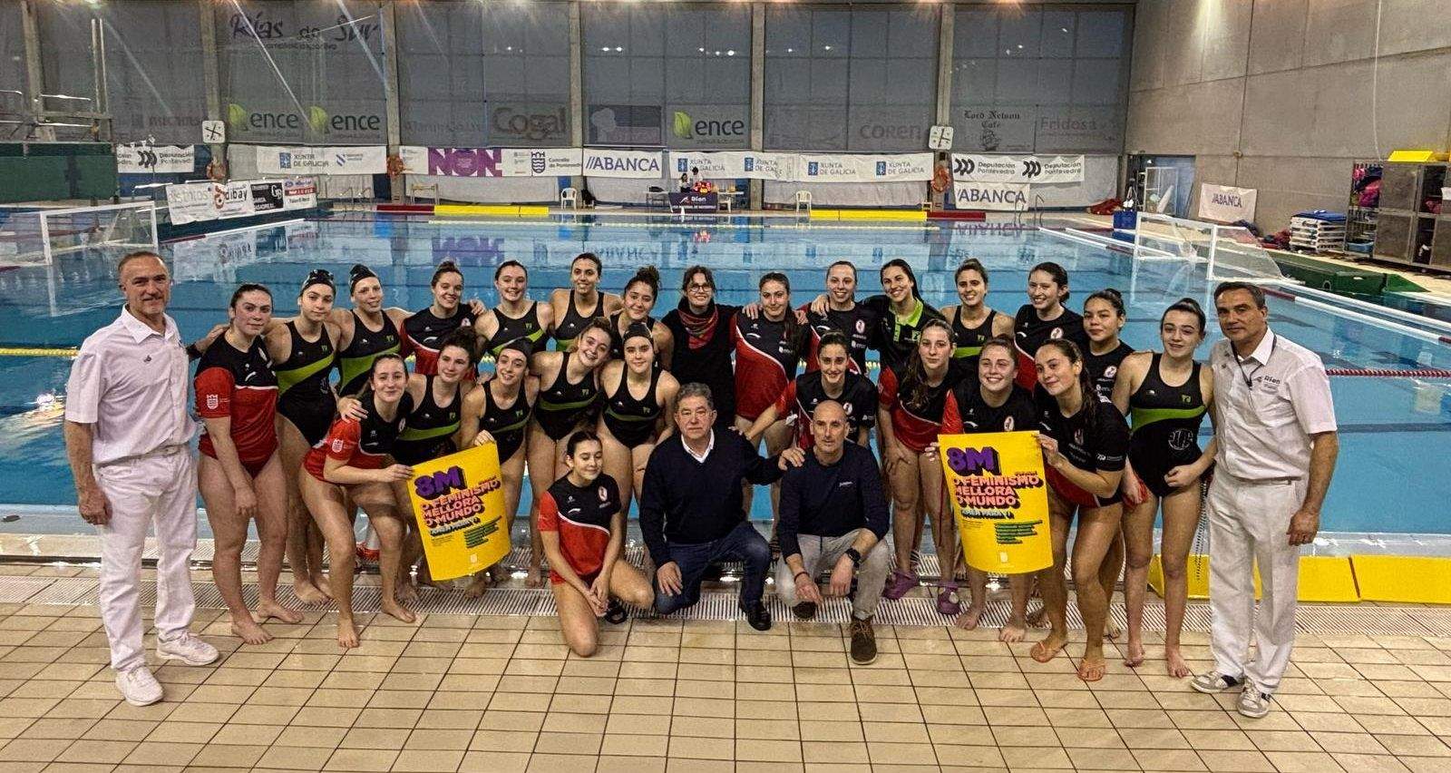 Partido del Waterpolo Pontevedra en el Día Internacional de la Mujer