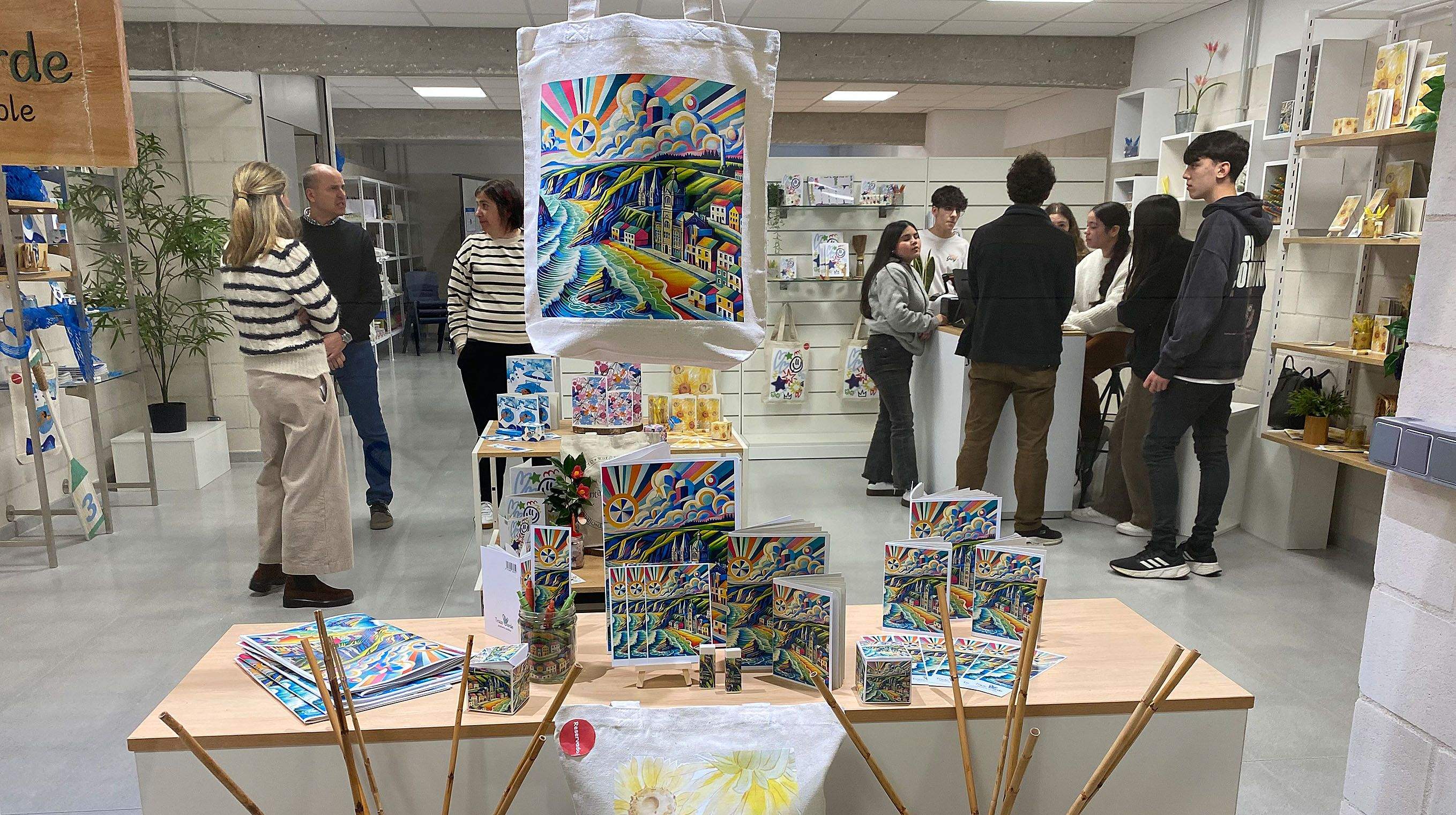 Trazo Verde, a tenda de papelería sostible do IES Luís Seoane