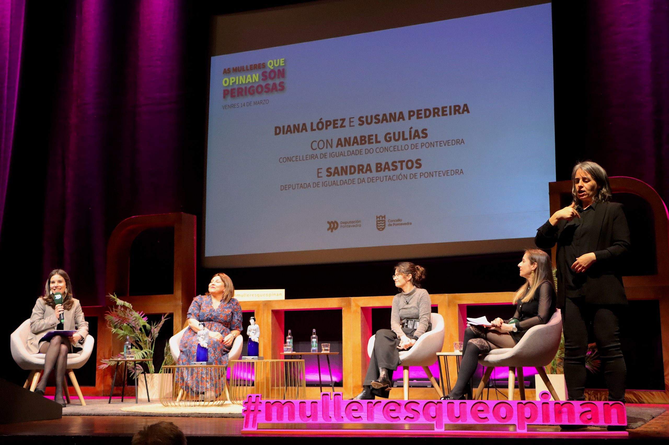 Diana Varela, Sandra Bastos, Anabel Gulías y Susana Pedreira en el inicio de As mulleres que opinan son perigosas 2025