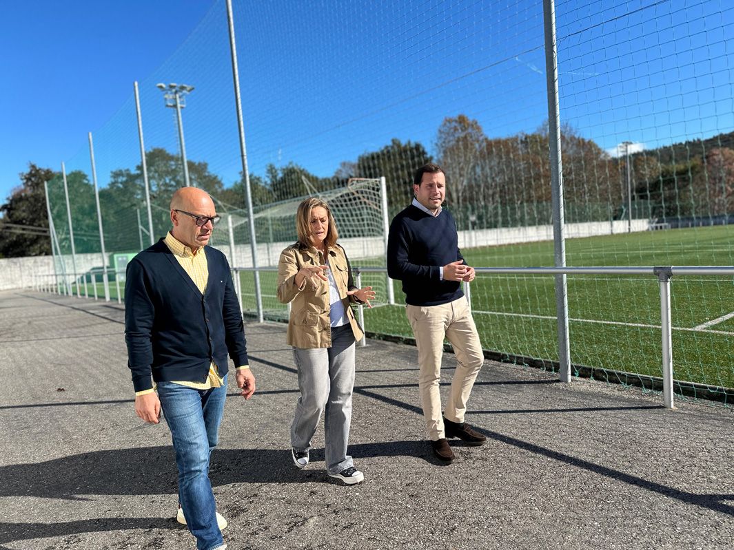 Visita ao campo de fútbol das Estremas