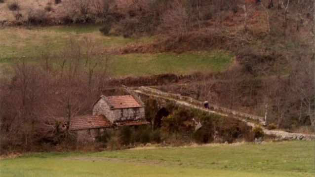 Desaparecido conxunto patrimonial da Pontapedre. Ponte baixomedieval, cruz e muíño de Sieiro