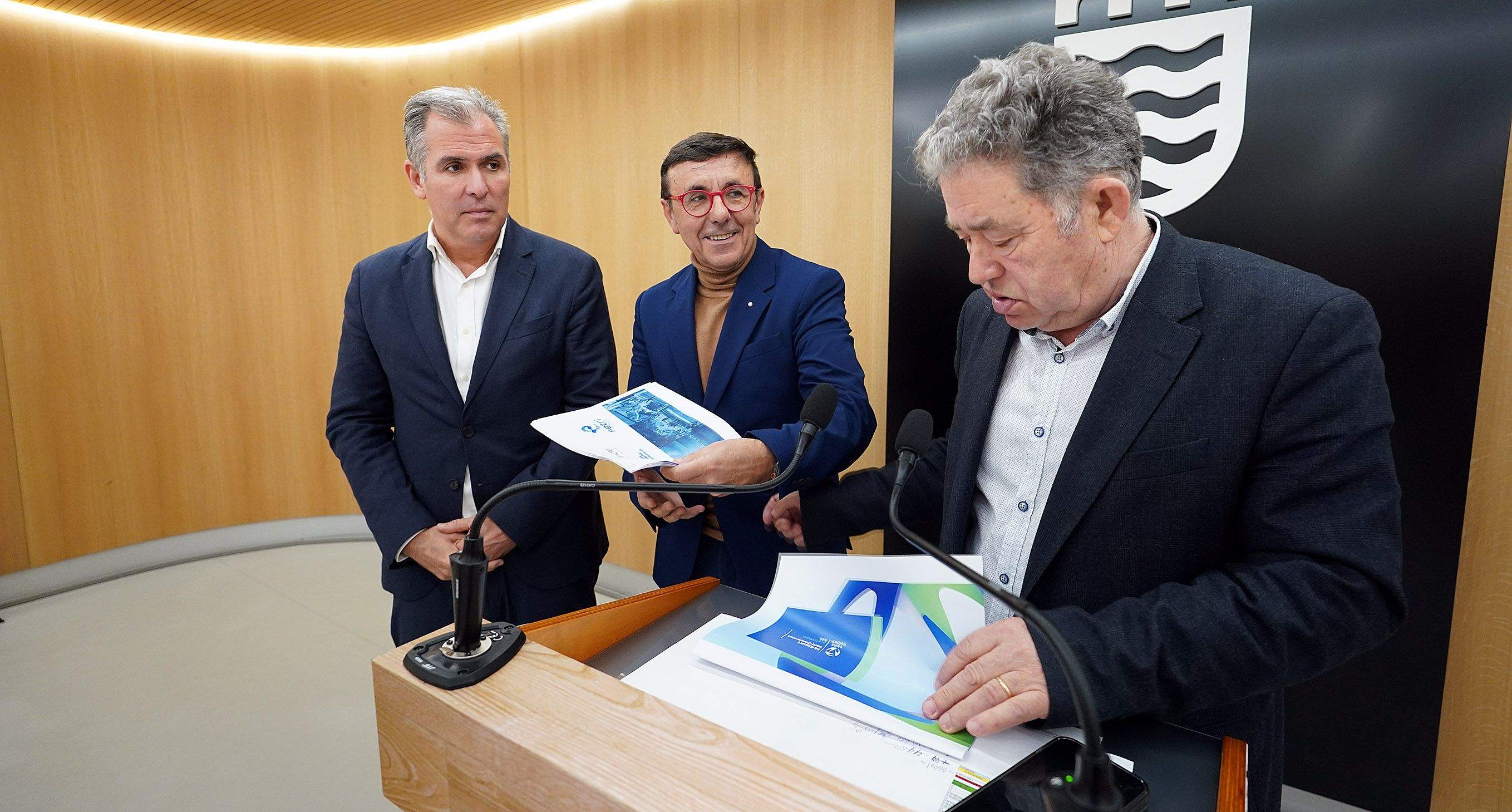 Rolda de prensa tras unha reunión do comité organizador do Mundial Multideporte 2025