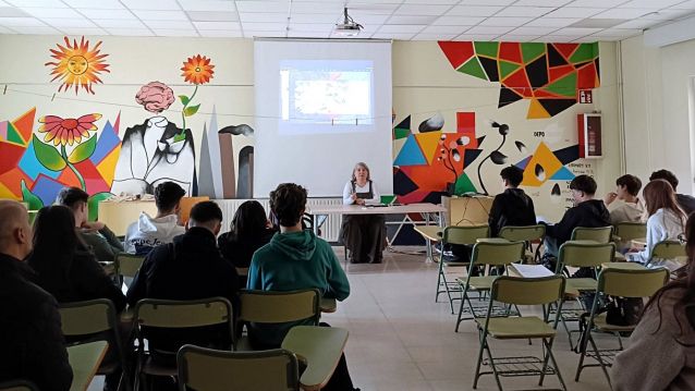 Taller sobre collage digital, de Mai Ferreira Taller sobre collage digital, de Mai Ferreira