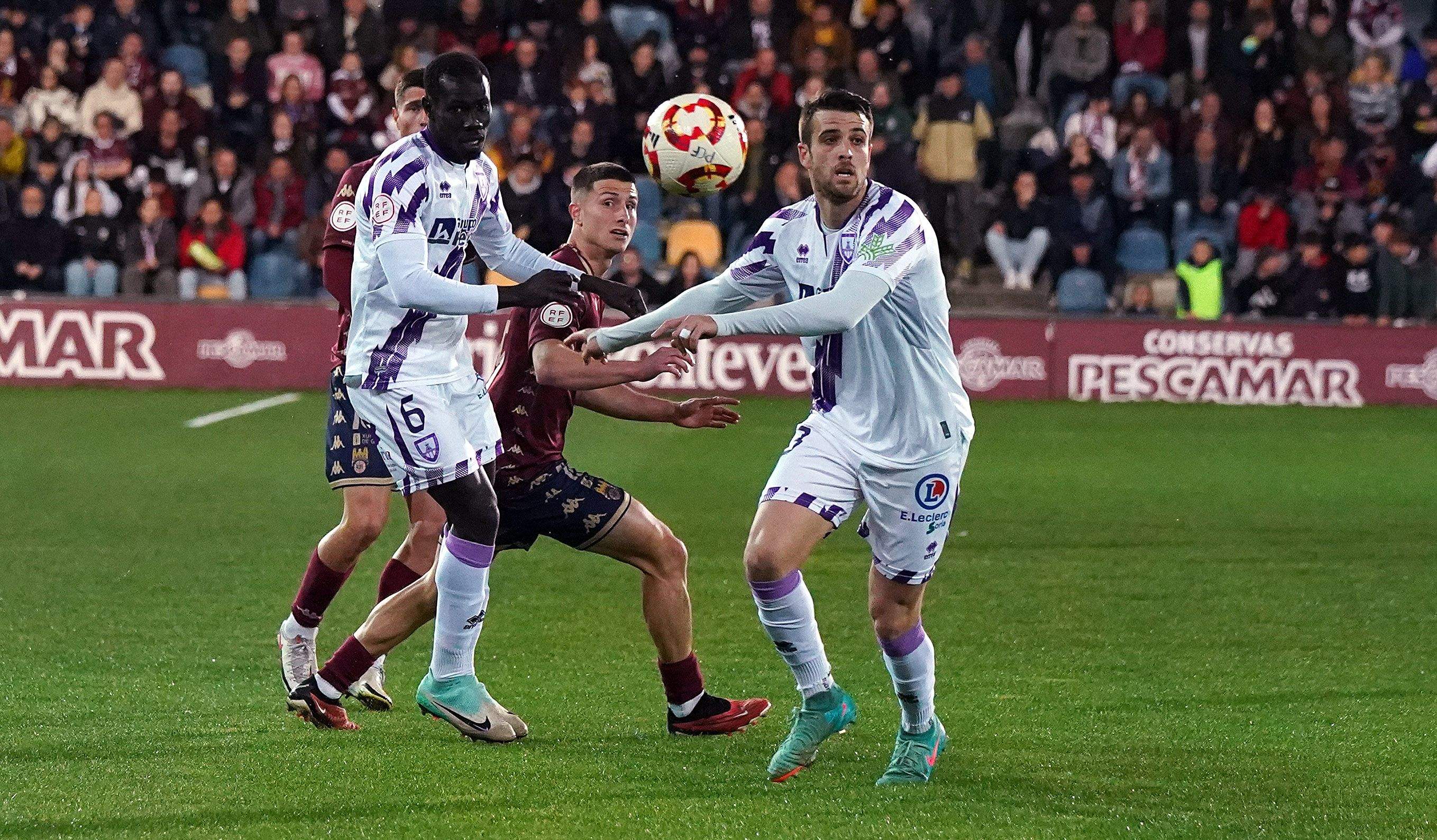 Partido entre Pontevedra CF e CD Numancia en Pasarón
