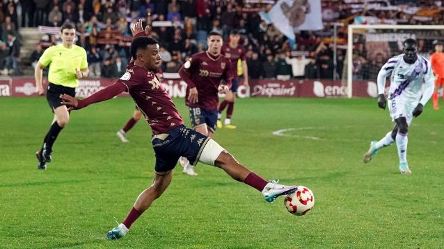 Partido entre Pontevedra CF e CD Numancia en Pasarón