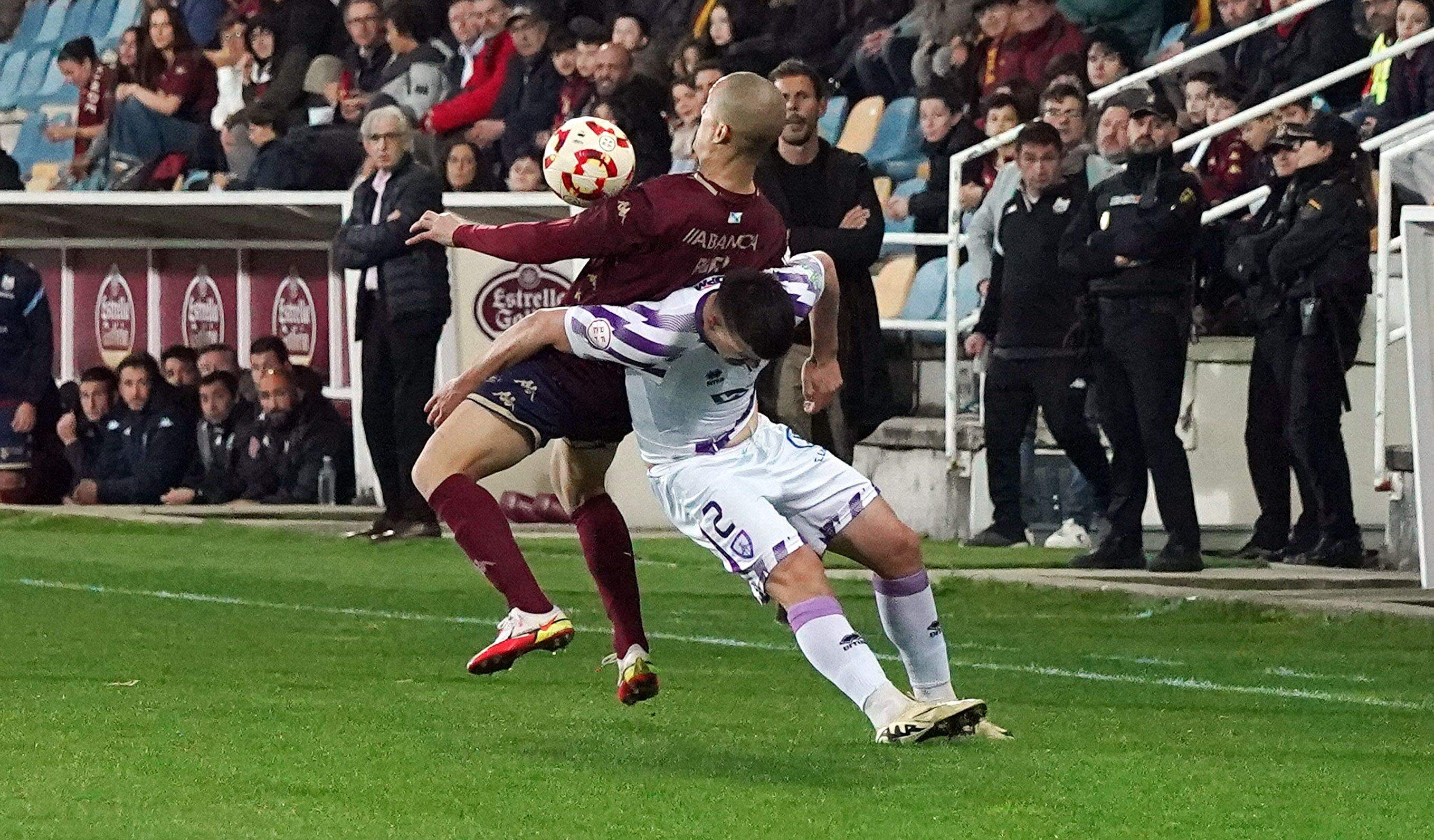 Partido entre Pontevedra CF e CD Numancia en Pasarón
