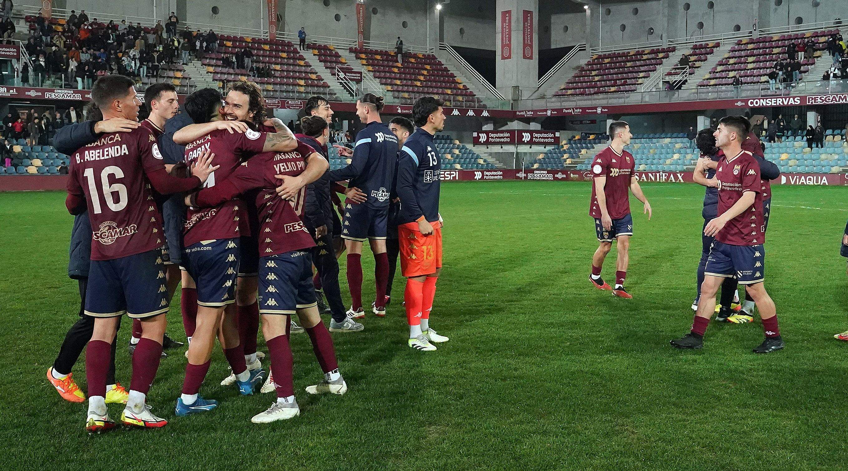 Partido entre Pontevedra CF e CD Numancia en Pasarón