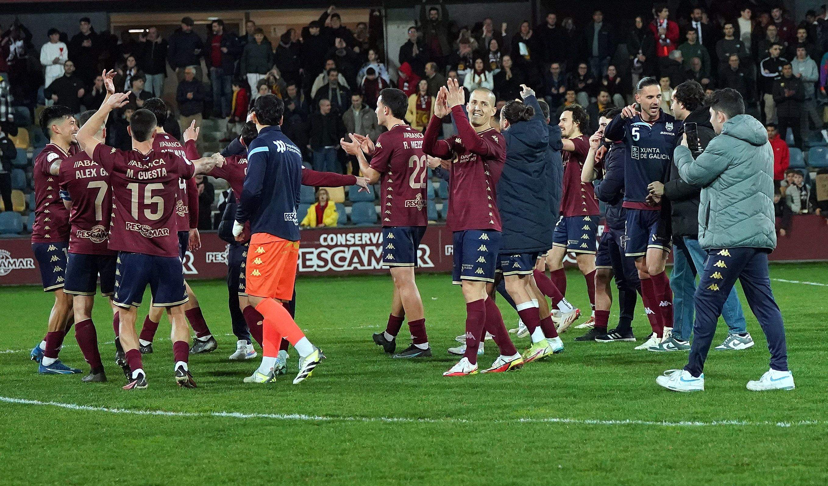 Partido entre Pontevedra CF e CD Numancia en Pasarón