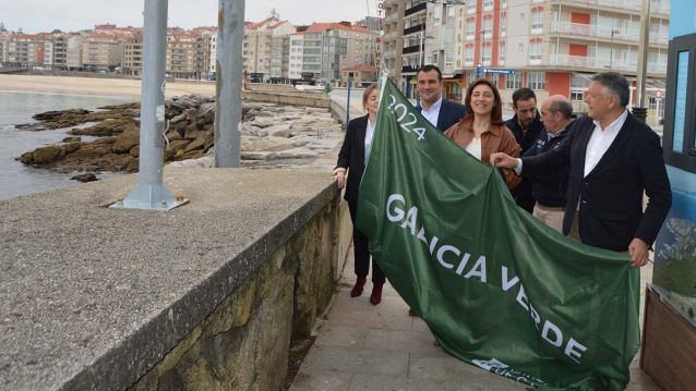 Izado da bandeira verde en Sanxenxo