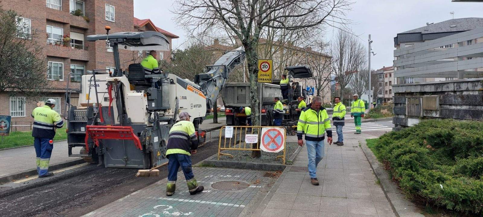 Trabajos de asfaltado en Monte Porreiro