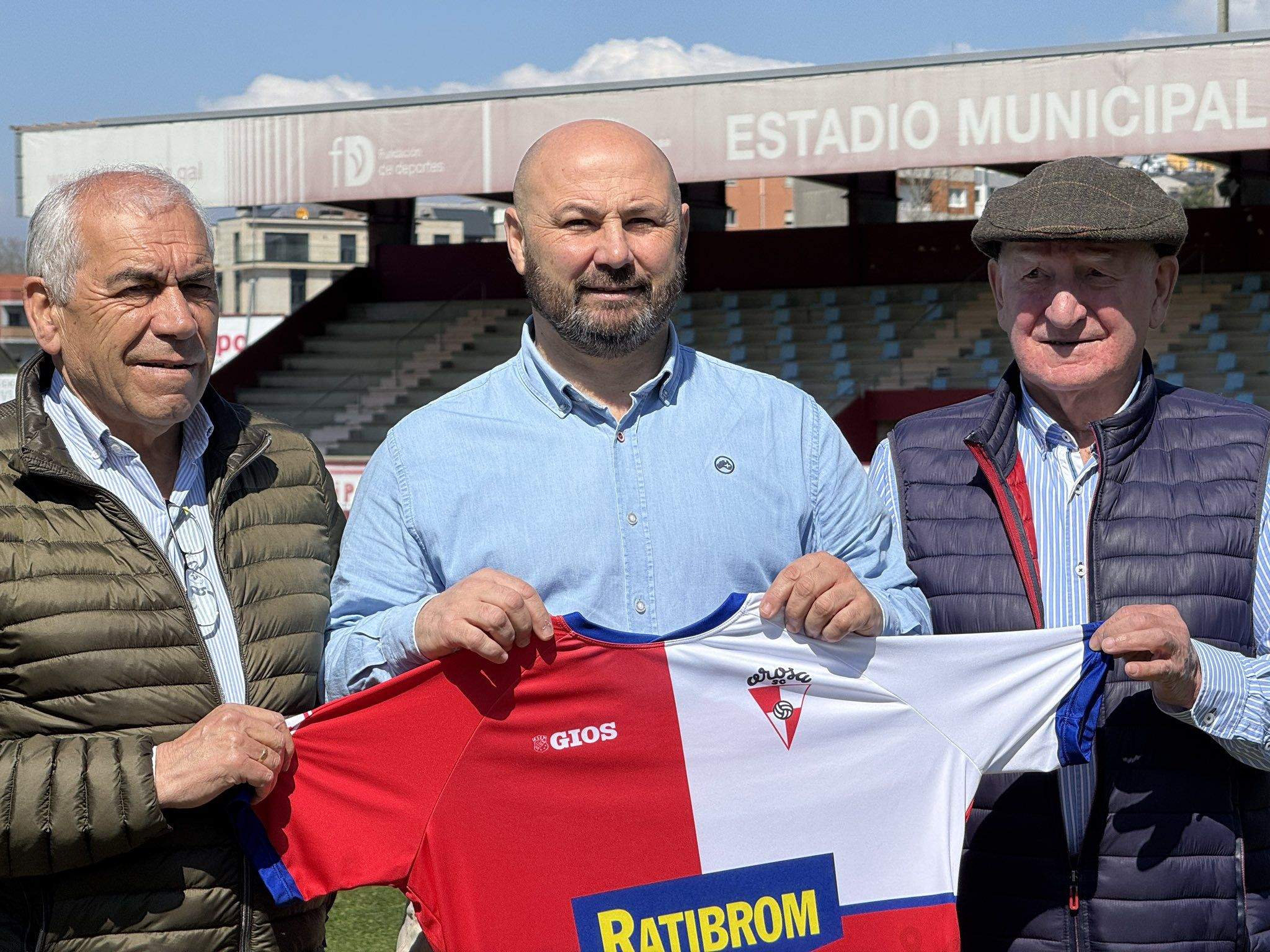Presentación de José Luis Lemos como adestrador do Arosa