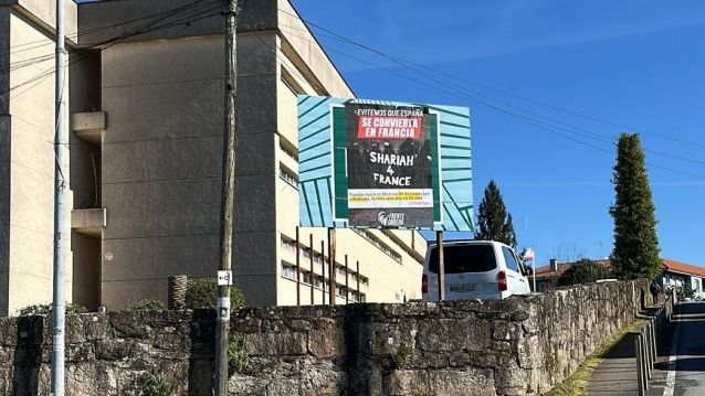 Carteles xenófobos en la UNED