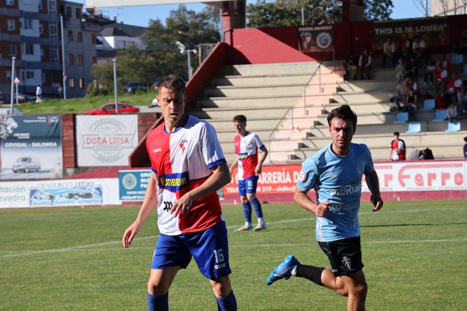 Javi Rey, no partido entre Arosa e Villalonga na Lomba