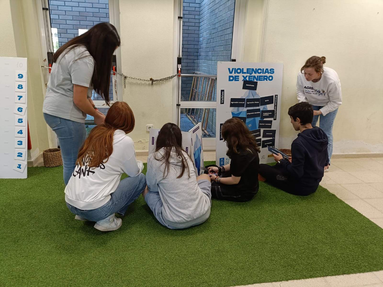Alumnos do IES de Poio participan no stand 'Agresións off'