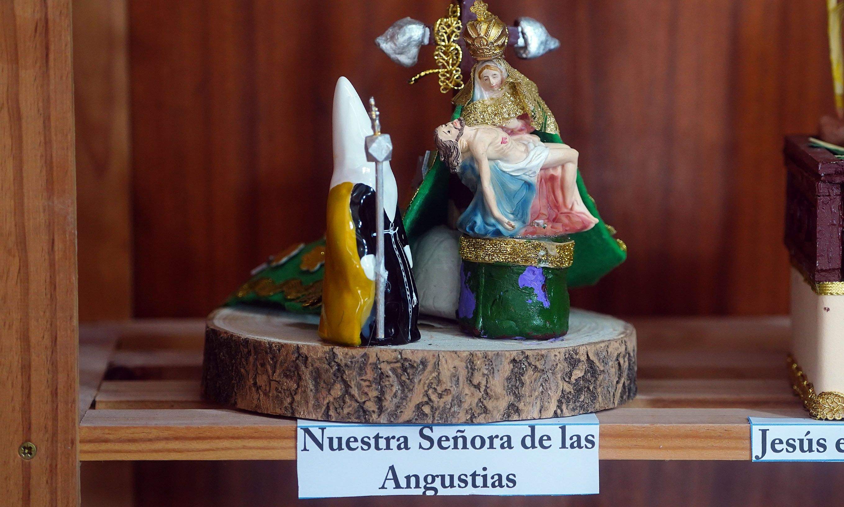 Exposición "Pasos e confrarías da Semana Santa pontevedresa", de Paco Luis López