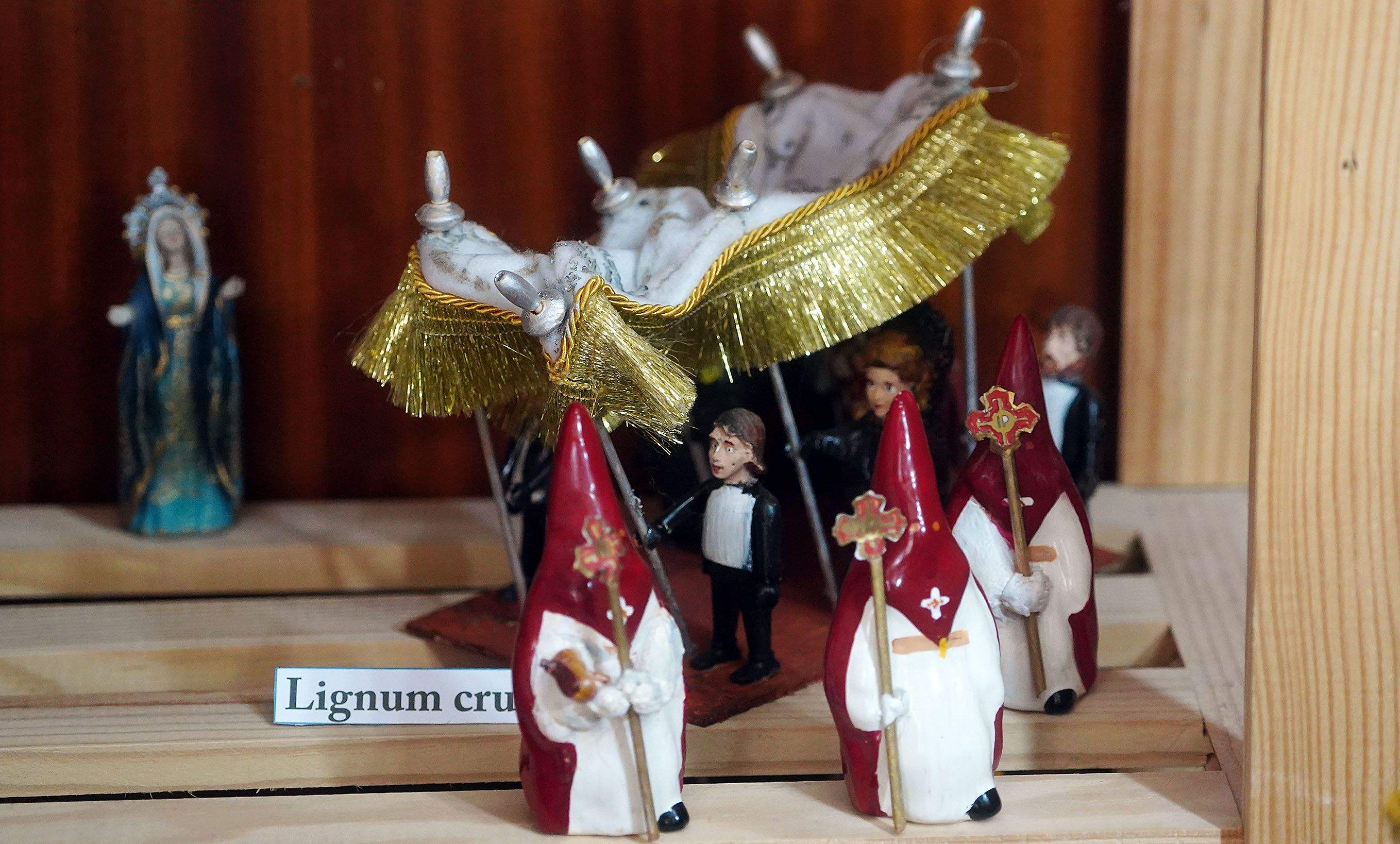 Exposición "Pasos e confrarías da Semana Santa pontevedresa", de Paco Luis López