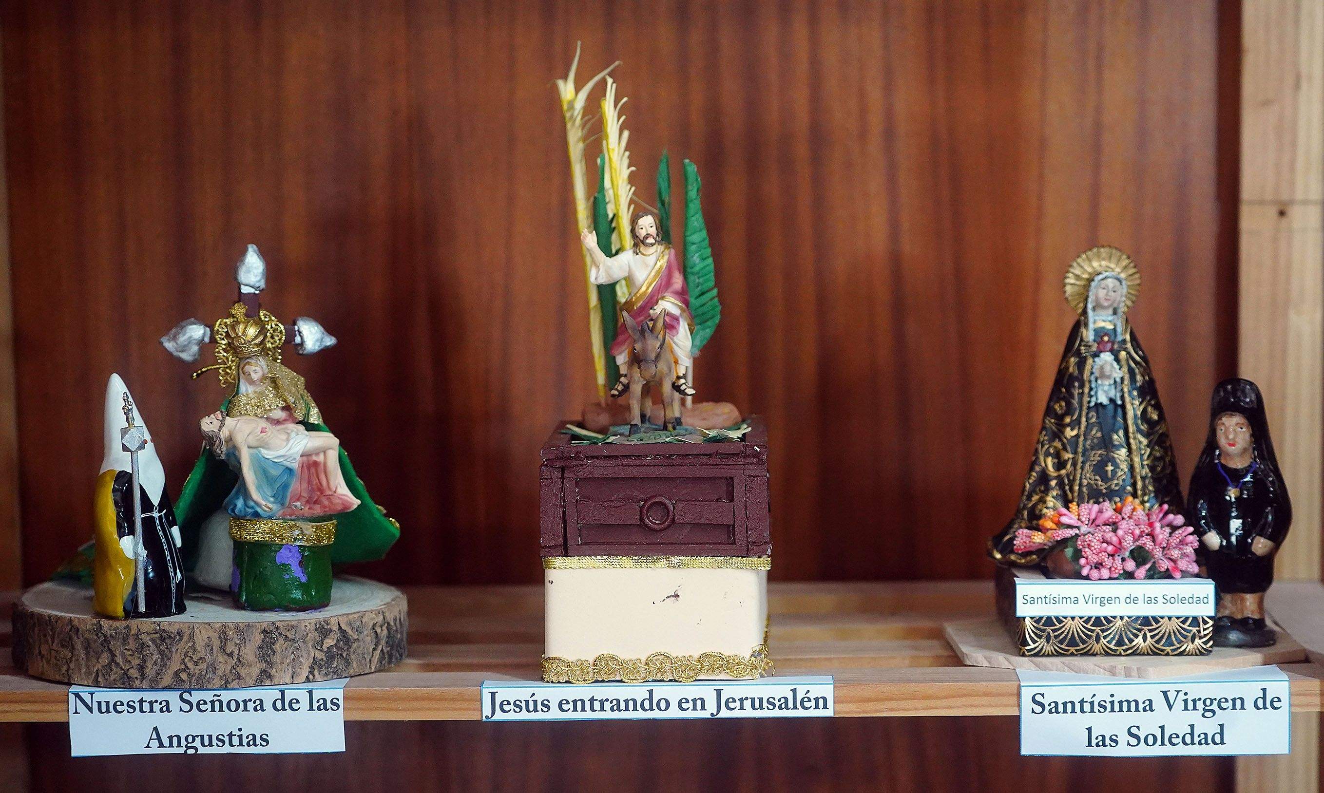 Exposición "Pasos e confrarías da Semana Santa pontevedresa", de Paco Luis López