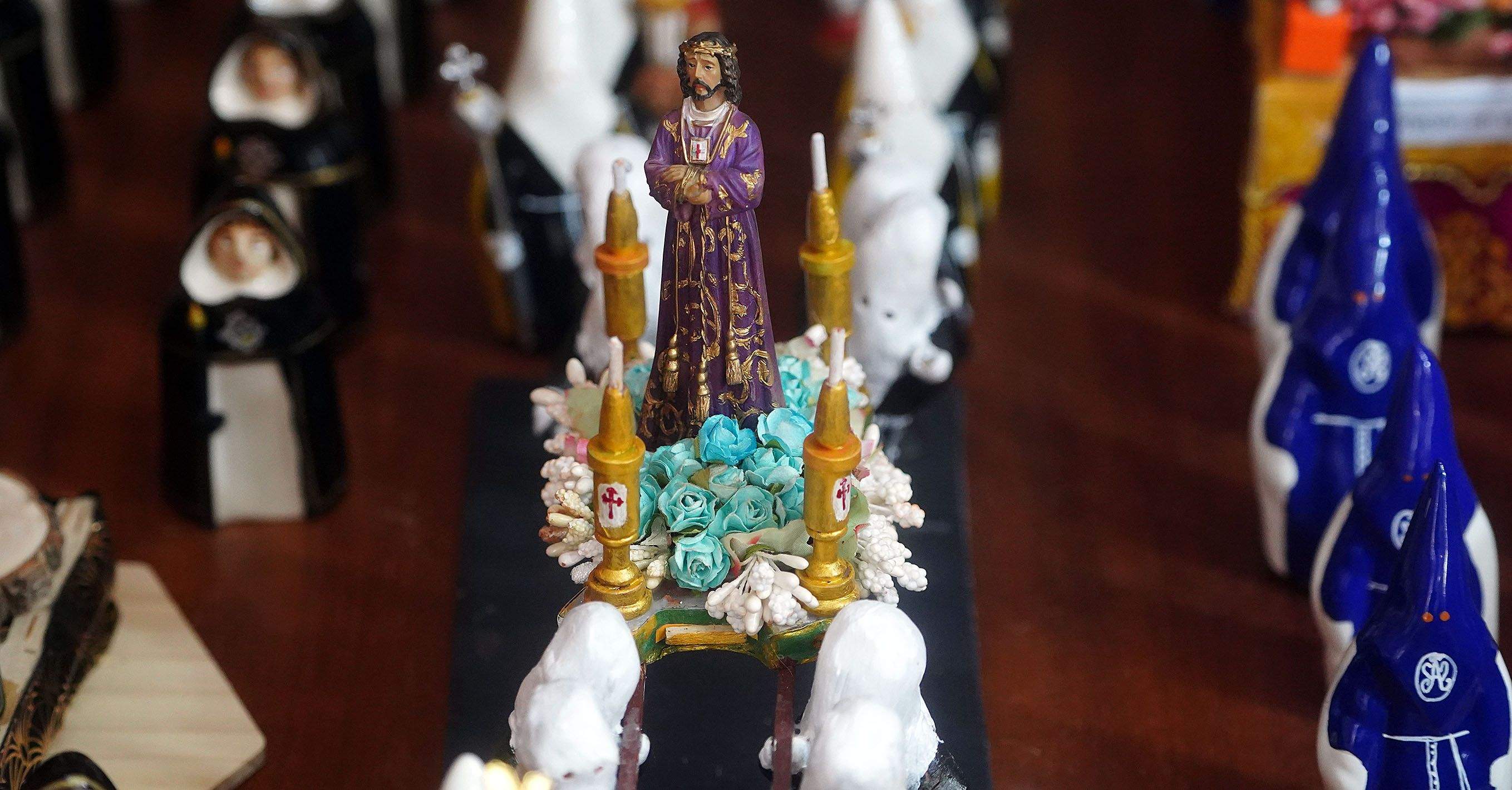 Exposición "Pasos e confrarías da Semana Santa pontevedresa", de Paco Luis López