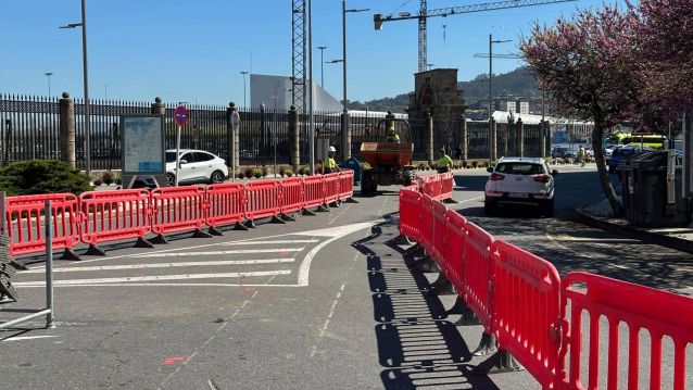 Cambio da impulsión que une o colector do Río Lameira co da Avenida de Ourense Cambio da impulsión que une o colector do Río Lameira co da Avenida de Ourense