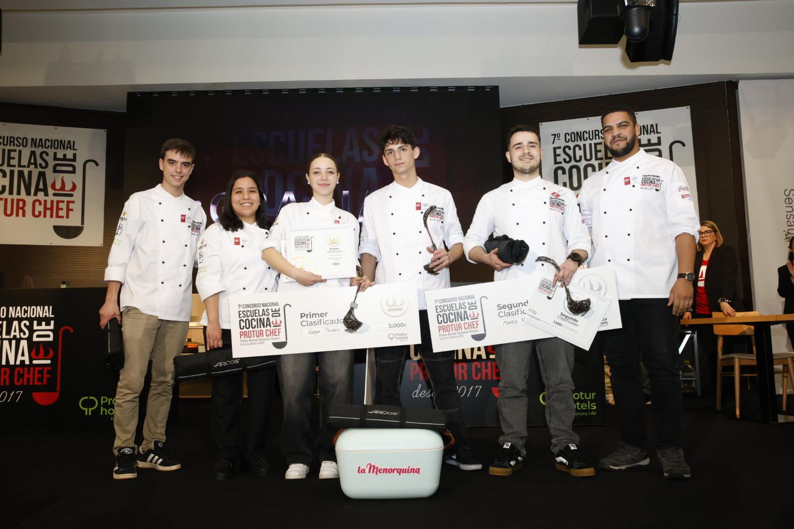 Nerea Pacheco y Mario Fernández, estudiantes del Carlos Oroza premiados en el Protur Chef 2025