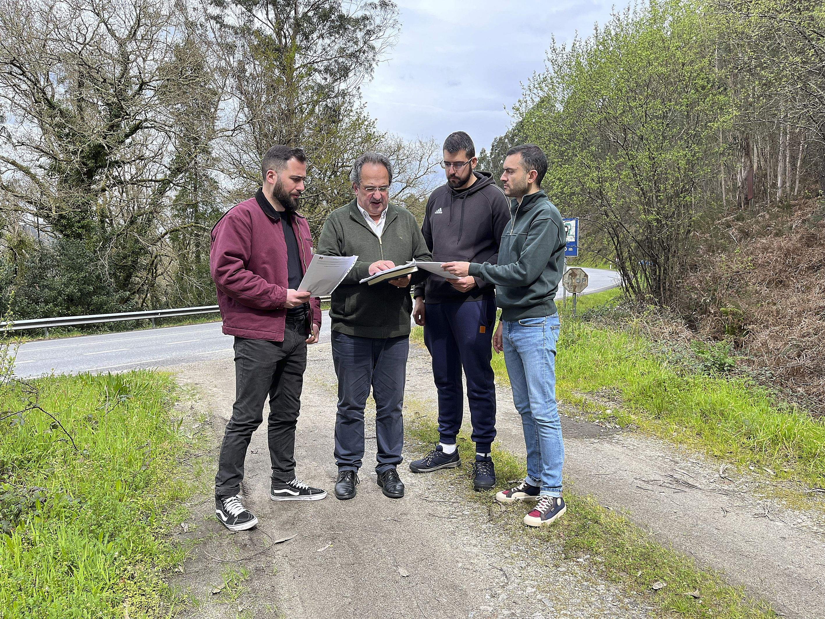 Ernesto Filgueira e outros membros do BNG na Volta de Calvelo