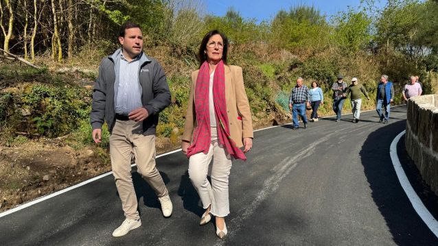 Visita de Paz Rodríguez a Santa María de Sacos
