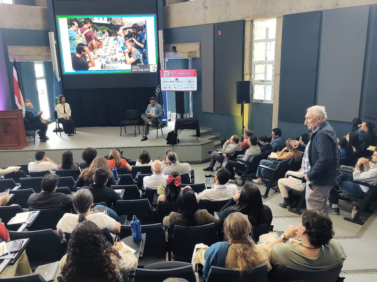 César Mosquera, no  IV Congreso Internacional de Paisaje Urbano de Costa Rica